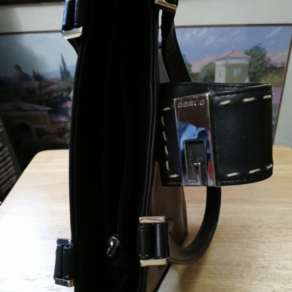 👜GUESS VINTAGE LEATHER POCKET BOOK - Picture 16 of 16